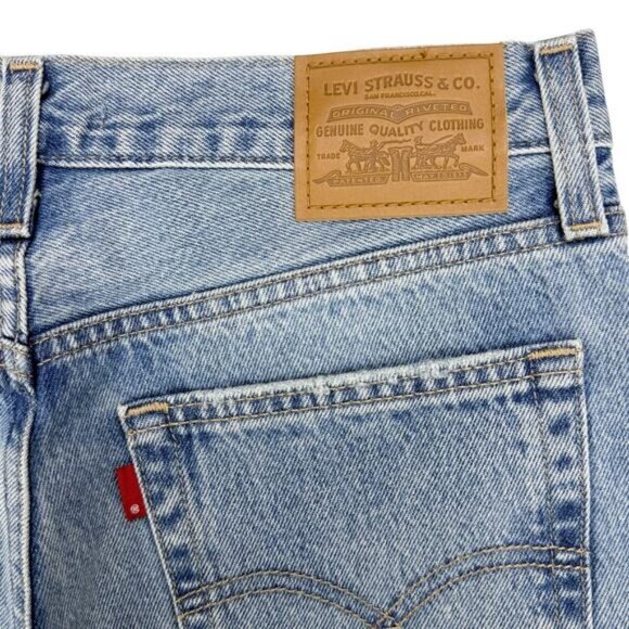 Levi's Baggy Bootcut Women's Jeans Flea Market Find Light Wash - Picture 8 of 10